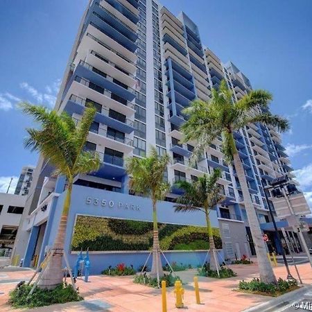 Apartment For Rent 2 Bed 2 Bath 1 Parking Downtown Doral Miami Exterior photo